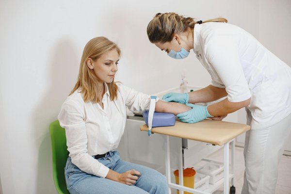 Cystites : les causes et meilleures solutions pour traiter l'infection urinaire