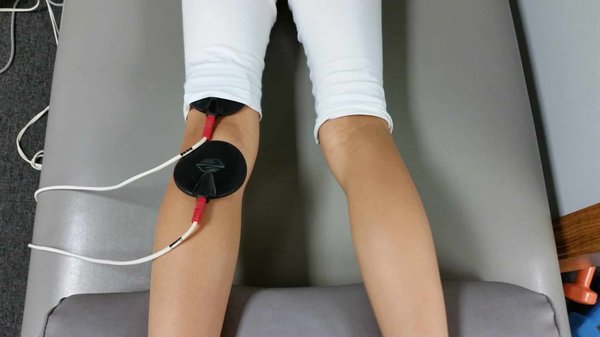 Combattre l'arthrite au genou avec la thérapie par TENS : une approche non médicamenteuse