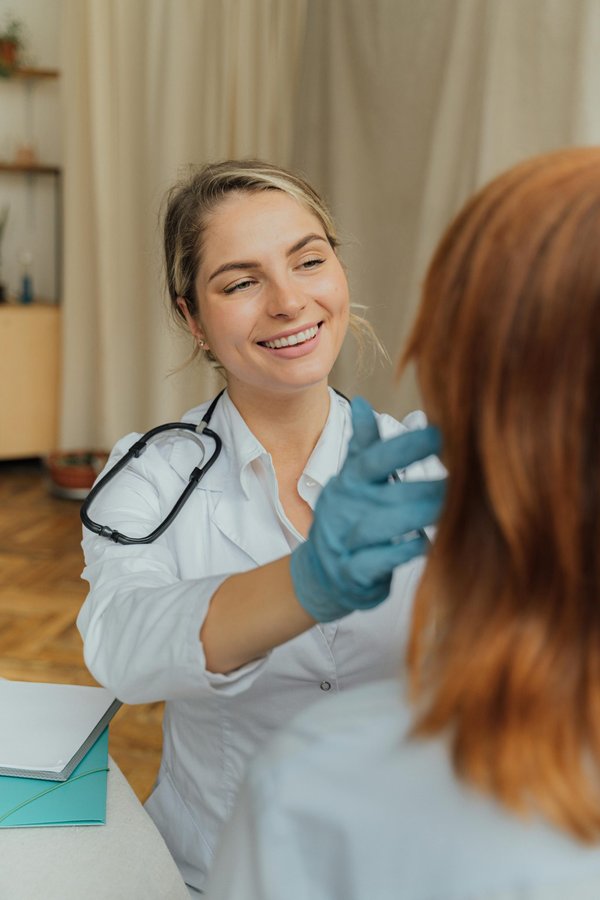 Trouver le meilleur audioprothésiste à Nice pour des soins auditifs personnalisés